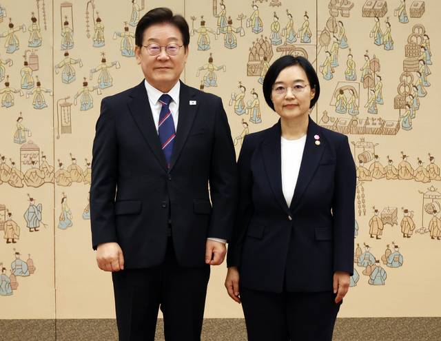 이 대통령, 차기 국무총리 후보에 한성숙 중기부 장관 지명 