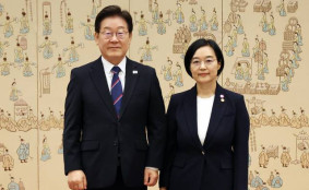 이 대통령, 차기 국무총리 후보에 한성숙 중기부 장관 지명 