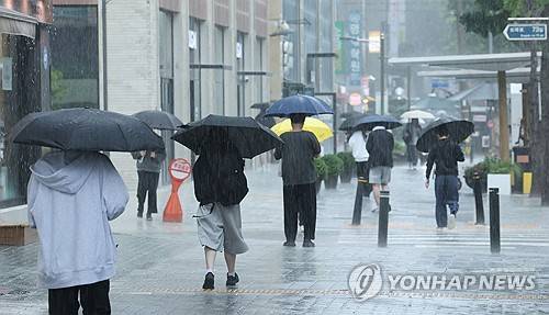 폭염 속 내일부터 남쪽 중심 다시 장마전선 영향