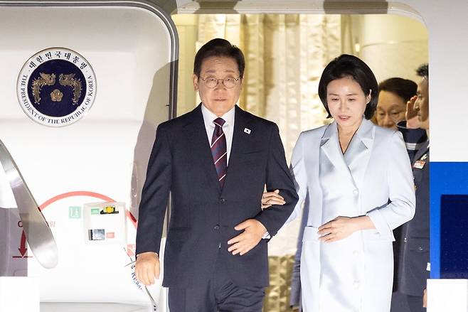 李대통령 '3박 6일' 日-美 순방 출국…첫 한미 정상회담 25일 개최