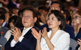 '빛의 임명장' 받은 이재명 대통령, 광화문광장서 정식 취임식