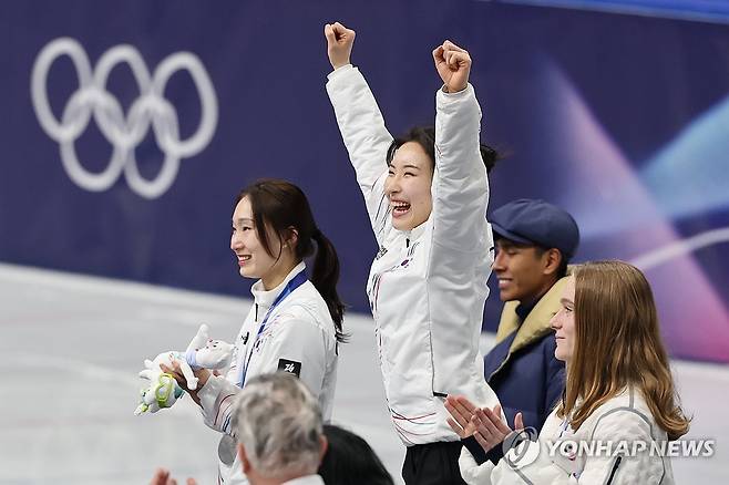 쇼트트랙 김길리, 올림픽 여자 1,500ｍ 금메달…최민정 은메달