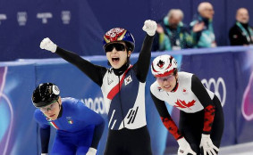 여자 쇼트트랙 3000m 계주 금메달…8년 만에 정상