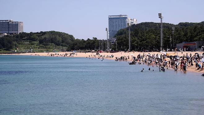 전국 맑고 더워…서울 낮 최고 30도