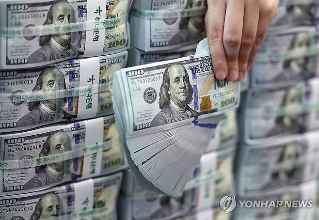 원/달러 환율 1410원대, 10개월 만에 최저…